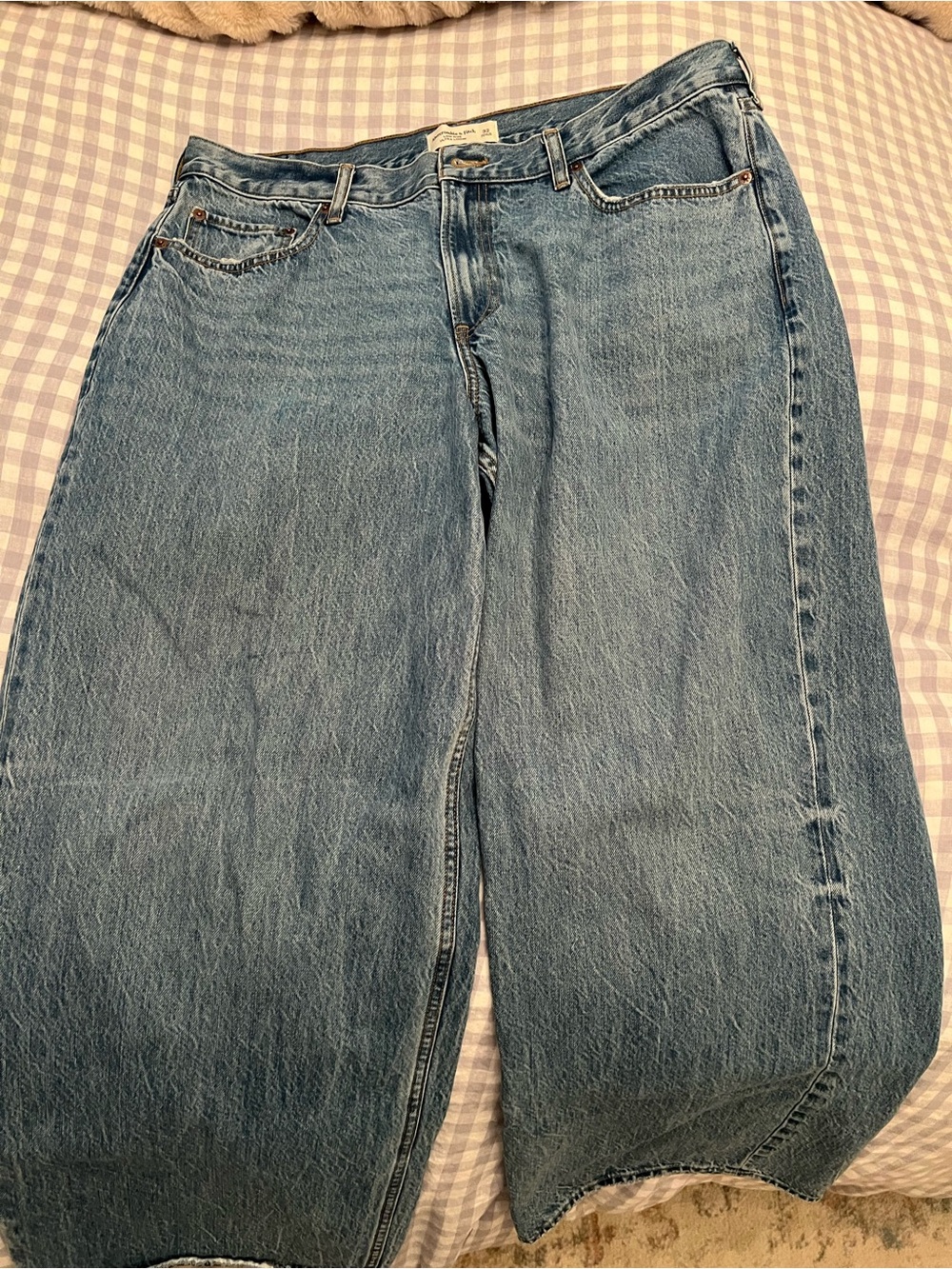 Abercrombie & Fitch Curve Love Low Rise Ultra Loose Jean - 32 - Color: Medium